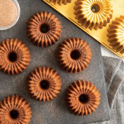 Nordic Ware Brilliance bundtlette