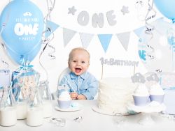 1st Birthday viiribanneri vaaleansininen 1,3m